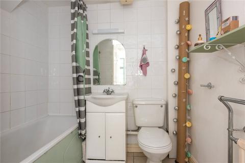 2 bedroom maisonette to rent - Ashley Rise, Walton-on-Thames, KT12