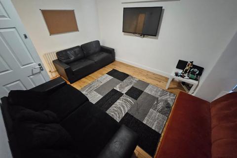 Archery Terrace, Woodhouse, Leeds, LS2 9AT