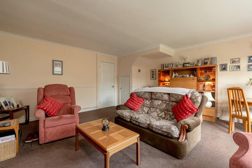 18 Ellens Glen Road, Liberton, EH17 7QP 3 bed terraced house £225,000