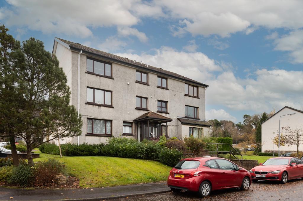 18 Buchanan Drive, Newton Mearns, G77 6QN 2 bed flat £119,000