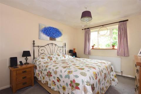 4 Lower Higham Road, Gravesend, DA12 2NG