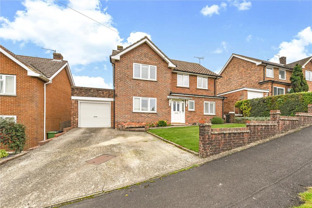 Highridge, Alton 3 bed detached house £585,000