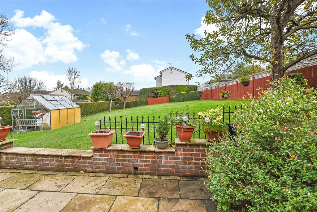 Highridge, Alton 3 bed detached house £585,000