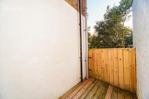 1 bedroom flat to rent, Millers Road, Brighton, BN1