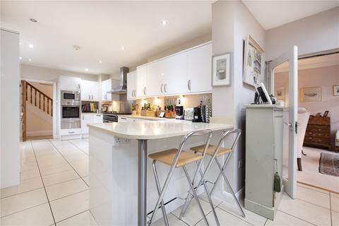 131 Queens Road, Richmond, TW10 6HF