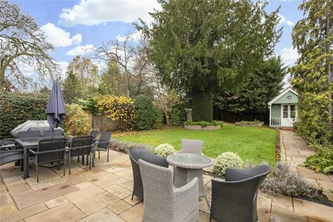 131 Queens Road, Richmond, TW10 6HF