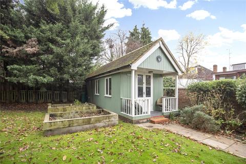 131 Queens Road, Richmond, TW10 6HF