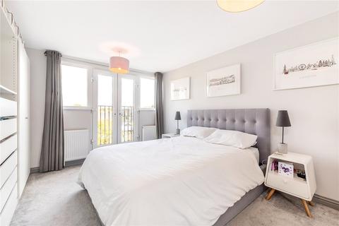 6 Acre Drive, London, SE22 9FD