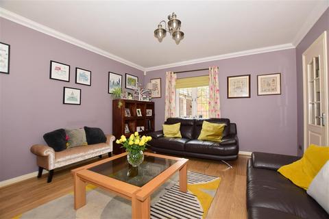 2 Old School Close, Sturry, Canterbury, CT2 0TW