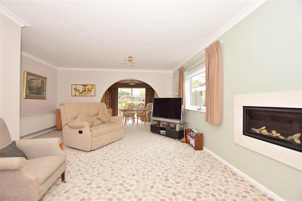 Woodside, Wigmore, Gillingham, Kent 4 bed detached house £535,000