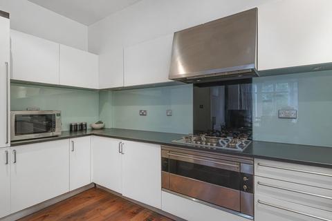 Entrance Floor Flat, 46 Belsize Square, London, NW3 4HN