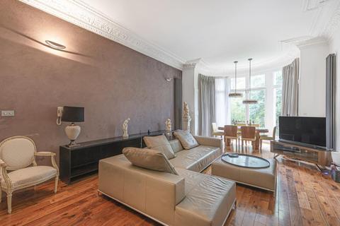 Entrance Floor Flat, 46 Belsize Square, London, NW3 4HN