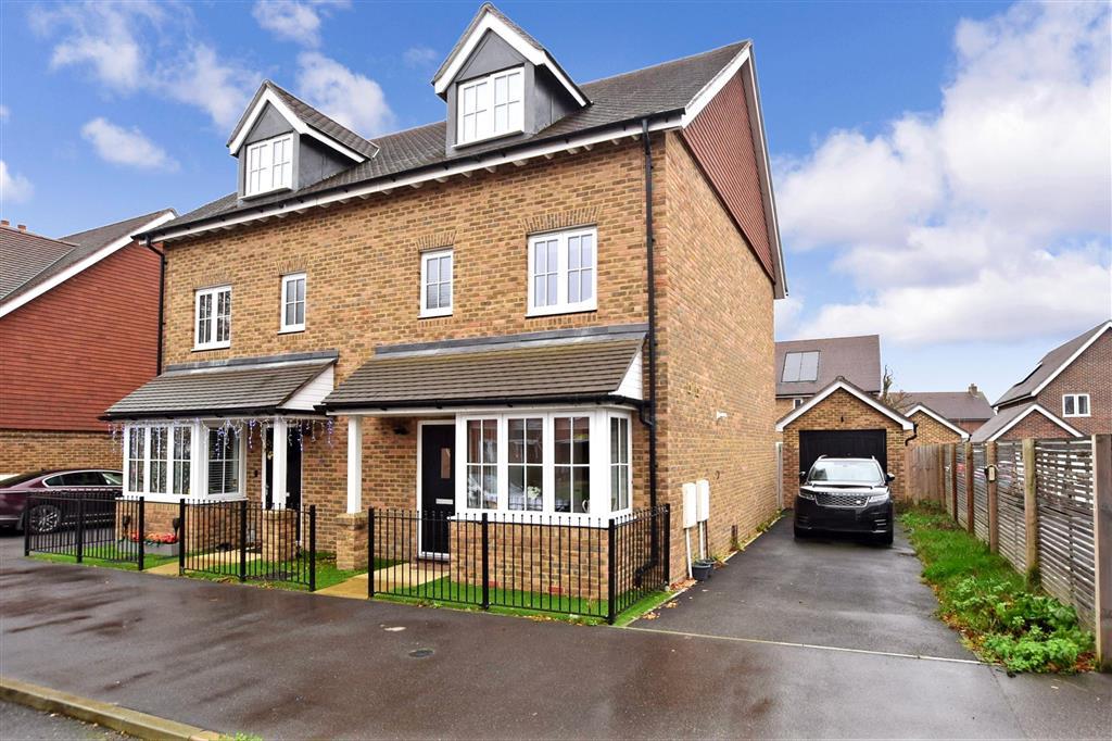 Westvale Road, Horley, Surrey 4 bed townhouse £465,000