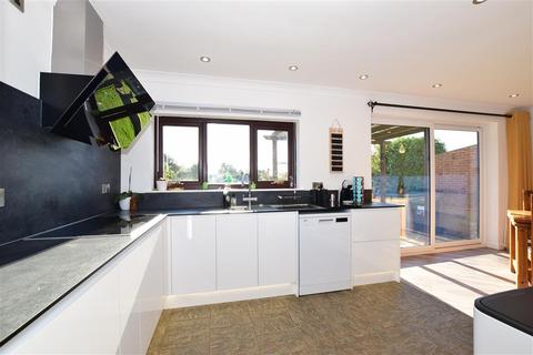 18 Minster Road, Ramsgate, CT11 0JL