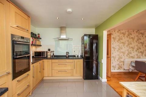 28 Charles Close, Thornbury, Bristol, BS35 1LN