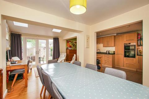 28 Charles Close, Thornbury, Bristol, BS35 1LN