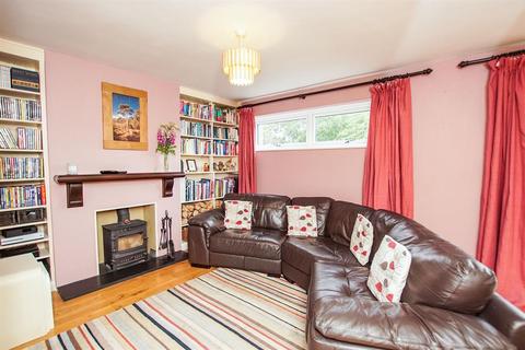 28 Charles Close, Thornbury, Bristol, BS35 1LN