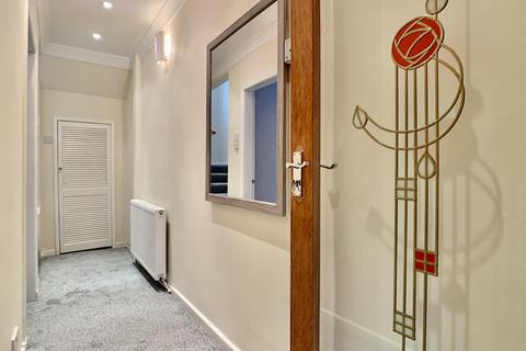 61 Lynn Drive, Kilbirnie, KA25 7BQ