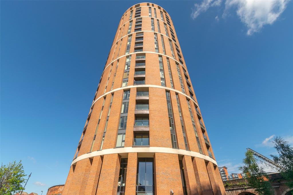 Flat 116, Candle House, 1 Wharf Approach, Leeds, LS1 2 bed flat £