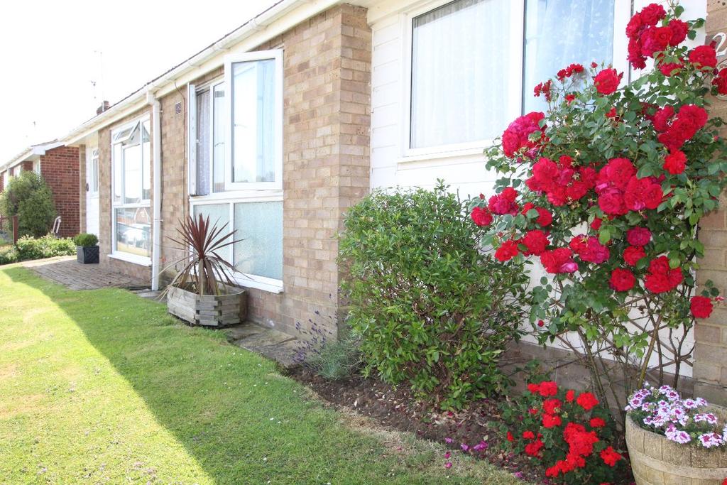 Shearwater Avenue, Whitstable 2 bed bungalow £325,000