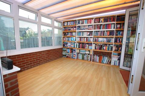 26 Babs Oak Hill, Sturry, Canterbury, CT2 0JR
