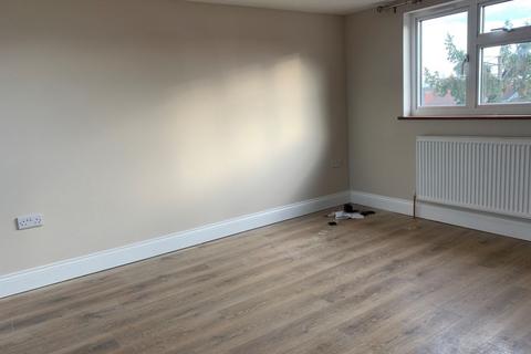 2 bedroom flat to rent, Prestwood Avenue, Kenton, HA3