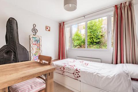 58 Broadlands Avenue, Chesham, HP5 1AL