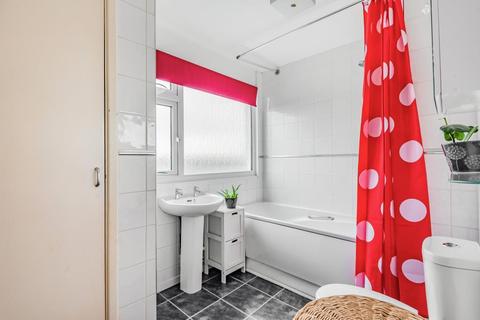 58 Broadlands Avenue, Chesham, HP5 1AL