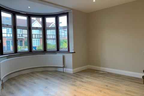 16 Prestwood Avenue, Harrow, HA3 8JZ