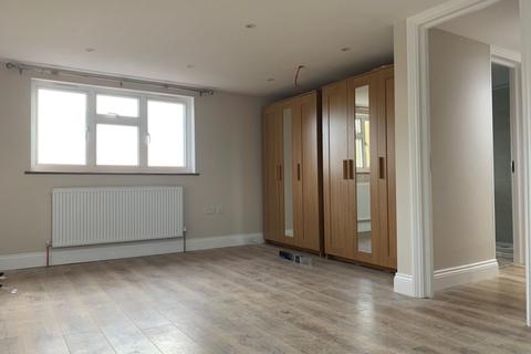 16 Prestwood Avenue, Harrow, HA3 8JZ