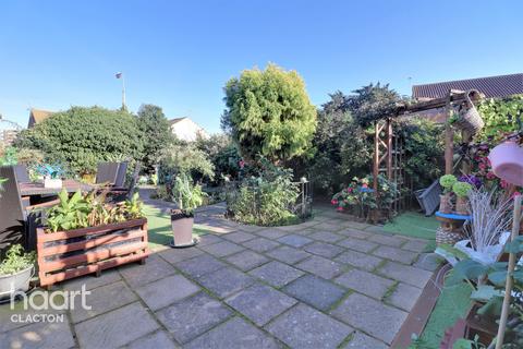 1 Chandlers Close, Clacton-on-sea, CO16 7AX