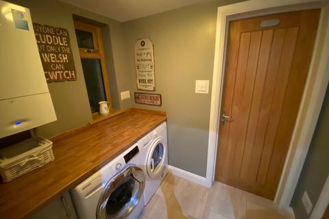 16 Pontrhondda Road, Tonypandy, CF40 2SZ