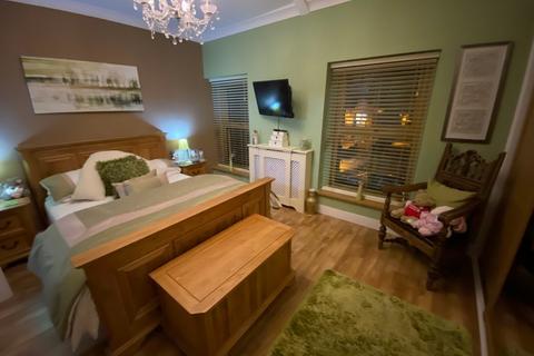 16 Pontrhondda Road, Tonypandy, CF40 2SZ