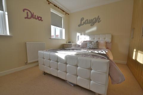 38 Harvest Way, Harleston, IP20 9GD