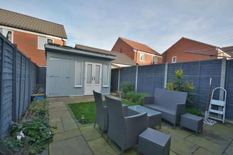 38 Harvest Way, Harleston, IP20 9GD