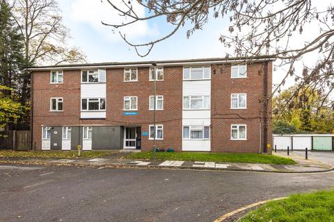Flat 15, Shipbourne House Sellindge Close, Beckenham, BR3 1PG