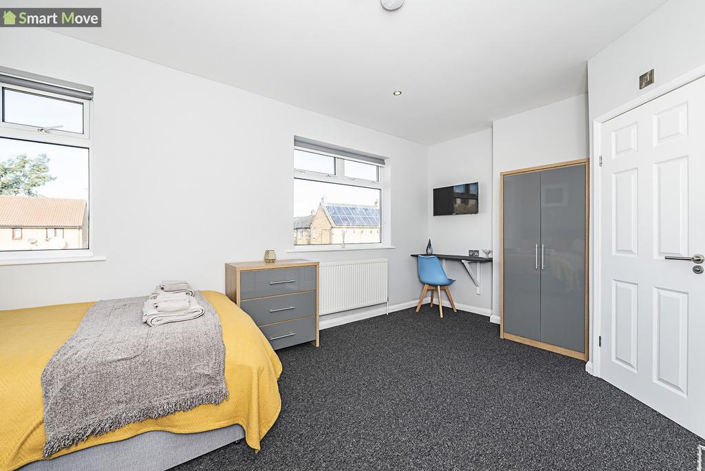 149 Queens Walk, Peterborough... Studio £695 pcm (£160 pw)