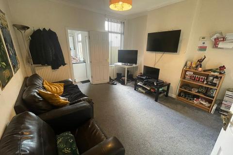 4 bedroom terraced house to rent, Dereham Road, Norwich