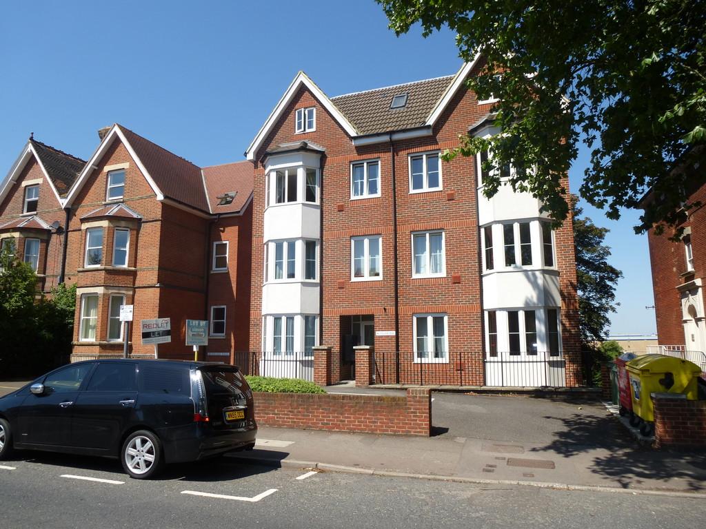 College Road, Maidstone 1 bed apartment £145,000