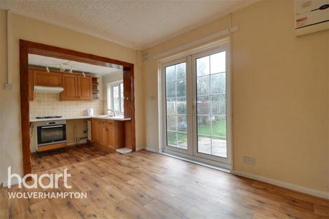 3 bedroom semi-detached house to rent, Springfield Drive, Stafford