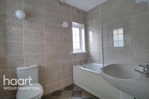 3 bedroom semi-detached house to rent, Springfield Drive, Stafford