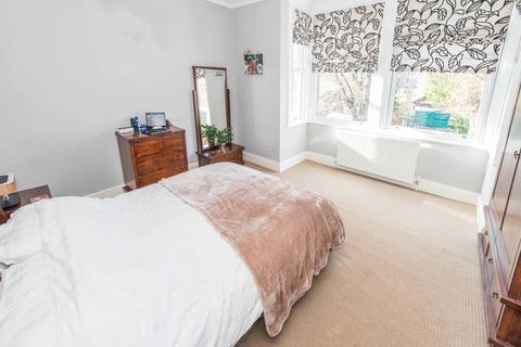 33 Onslow Gardens, Wallington, SM6 9QL