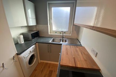 3 bedroom semi-detached house to rent, Salisbury Street, Beeston, NG9 2EQ