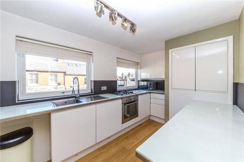 2 bedroom maisonette to rent, Burnham Road, St. Albans, Hertfordshire