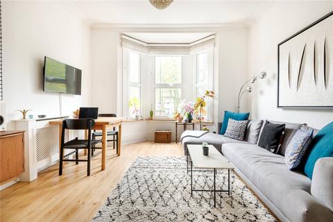 33b Kenninghall Road, London, E5 8BS