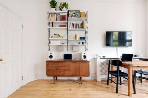 33b Kenninghall Road, London, E5 8BS