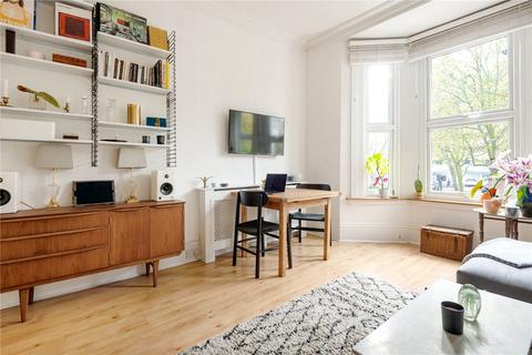 33b Kenninghall Road, London, E5 8BS