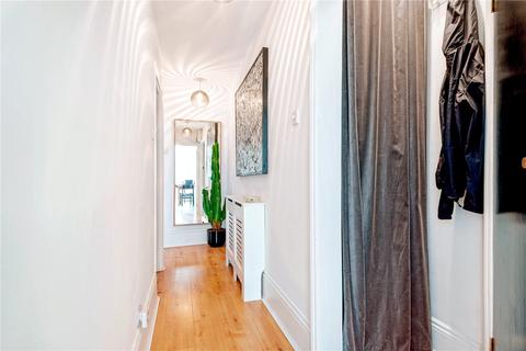 33b Kenninghall Road, London, E5 8BS