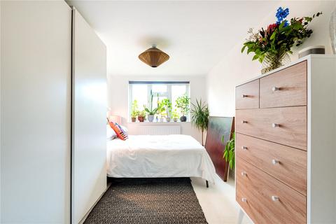 33b Kenninghall Road, London, E5 8BS