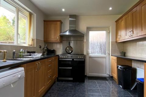 21 Foxcroft Close, Chasetown, Burntwood, WS7 4ST